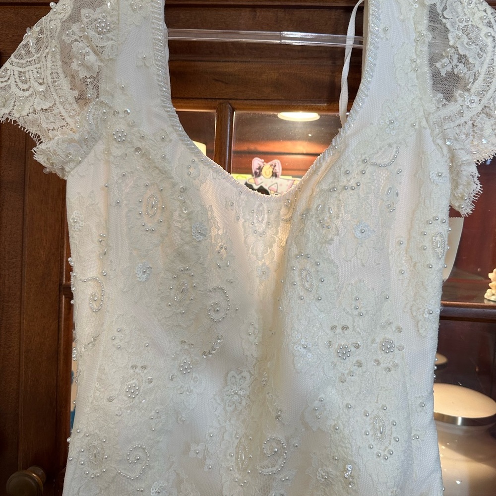 MORILEE Hand Beaded Short Sleeved Long Luxurious Wedding Gown SZ 6 $1000 MSRP - Picture 13 of 16